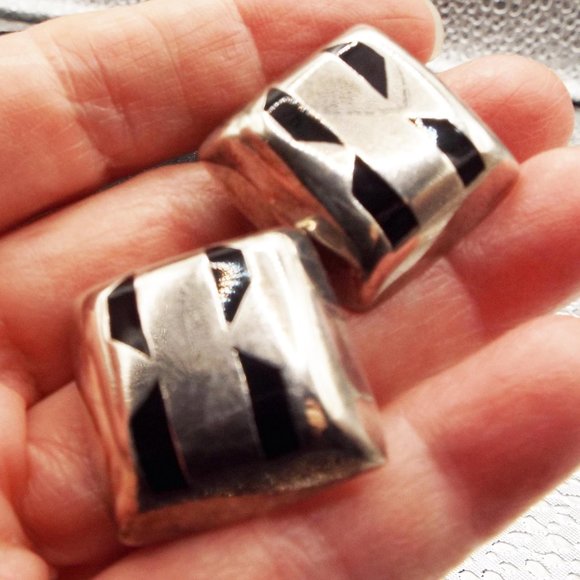 MEXICO TAXCO STERLING SILVER 3-D BOX FILLED WITH JET GEMSTONE CLIP EARRINGS 18 - Picture 3 of 4